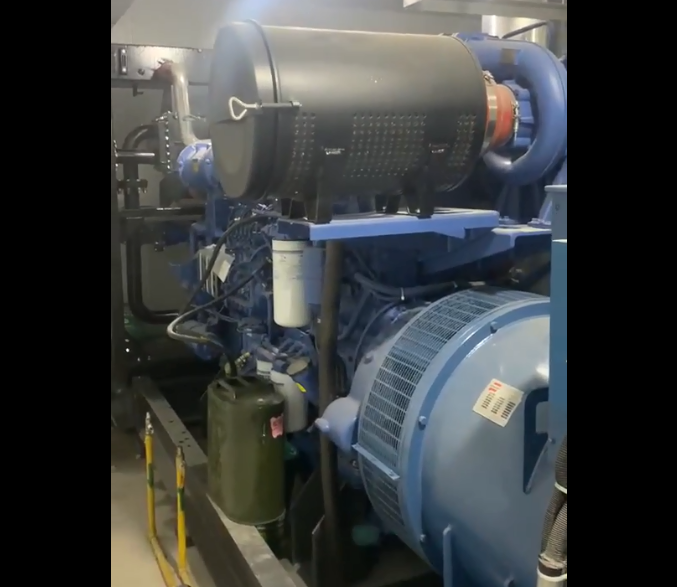 某企業(yè)1000KW玉柴發(fā)電機(jī)組交付使用